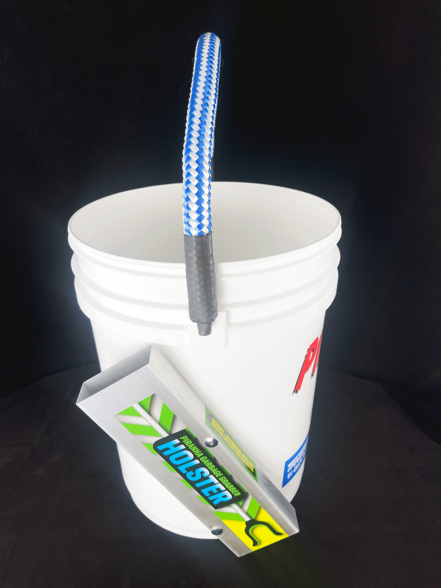 PIRANHA : MAGNETIC MOWER CADDY & DEBRIS GRABBER (MMC100)